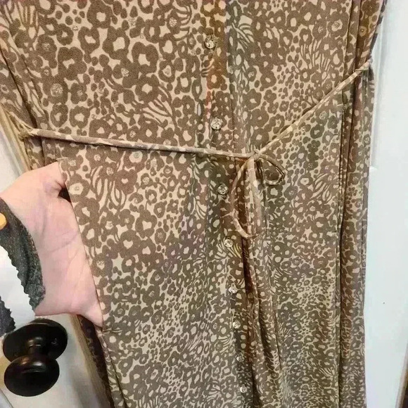 Jaclyn Smith Chic Brown Animal Print Midi Dress with crystal buttons Size Large - Picture 4 of 8